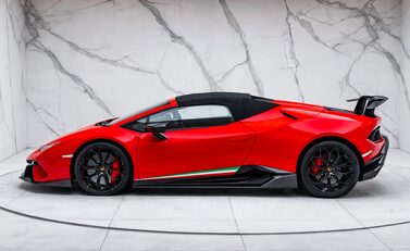 Lamborghini Huracan Spyder LP 640-4 PERFORMANTE 7