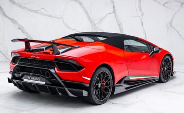 Lamborghini Huracan Spyder LP 640-4 PERFORMANTE 8