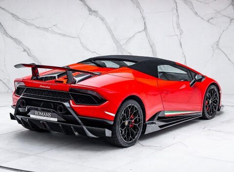 Lamborghini Huracan Spyder LP 640-4 PERFORMANTE 8