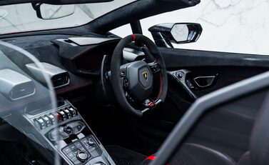 Lamborghini Huracan Spyder LP 640-4 PERFORMANTE 24