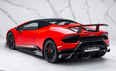 Lamborghini Huracan Spyder LP 640-4 PERFORMANTE 13