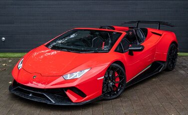 Lamborghini Huracan Spyder LP 640-4 PERFORMANTE 2