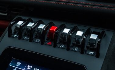 Lamborghini Huracan TECNICA 19