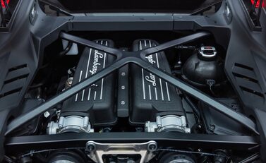 Lamborghini Huracan TECNICA 37