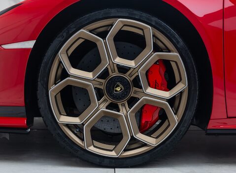 Lamborghini Huracan TECNICA 25