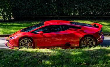 Lamborghini Huracan TECNICA 3