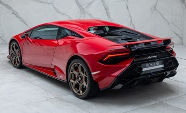 Lamborghini Huracan TECNICA 12