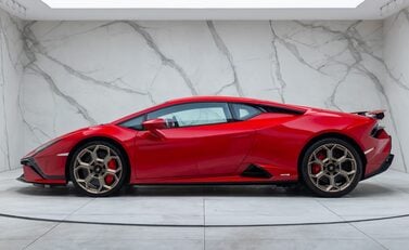 Lamborghini Huracan TECNICA 5