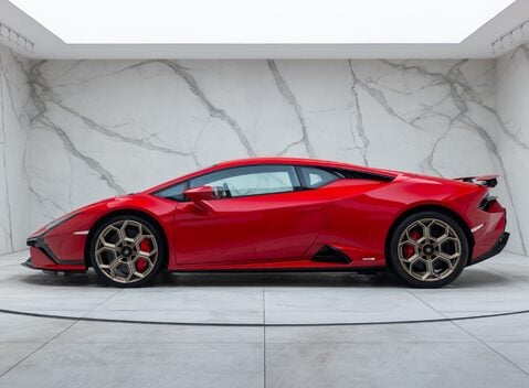 Lamborghini Huracan TECNICA 5