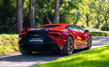 Lamborghini Huracan TECNICA 4