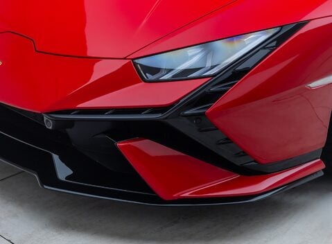 Lamborghini Huracan TECNICA 28