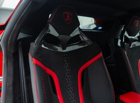 Lamborghini Huracan TECNICA 15