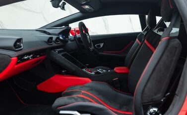 Lamborghini Huracan TECNICA 16