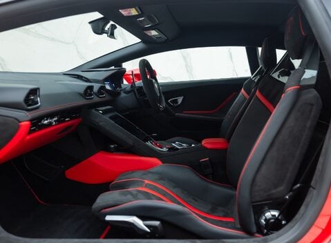 Lamborghini Huracan TECNICA 16