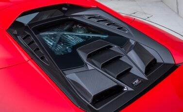 Lamborghini Huracan TECNICA 30