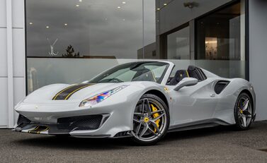 Ferrari 488 Pista Spider 2