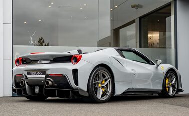 Ferrari 488 Pista Spider 4
