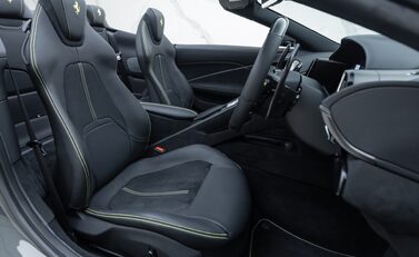 Ferrari Roma SPIDER 17