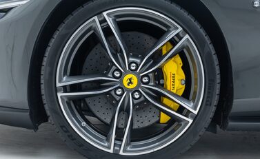 Ferrari Roma SPIDER 29