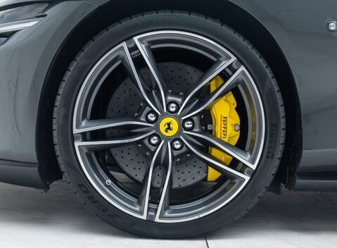 Ferrari Roma SPIDER 29