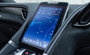 Ferrari Roma SPIDER 23