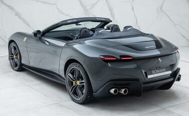Ferrari Roma SPIDER 15