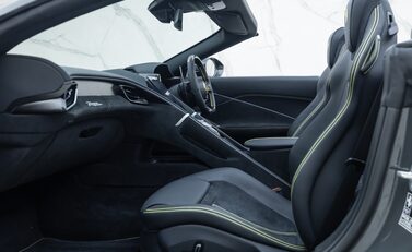 Ferrari Roma SPIDER 20