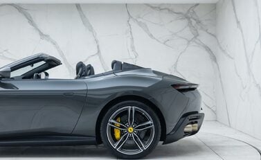 Ferrari Roma SPIDER 40