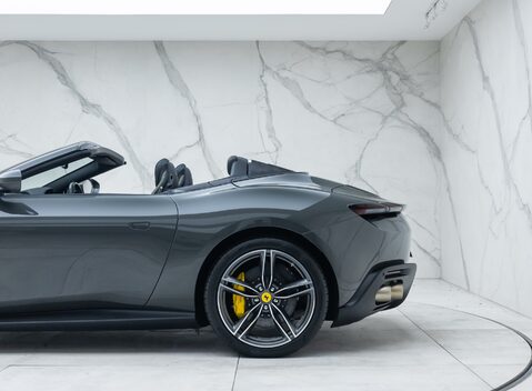 Ferrari Roma SPIDER 40