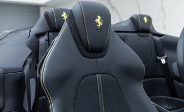 Ferrari Roma SPIDER 18