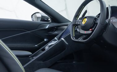 Ferrari Roma SPIDER 16