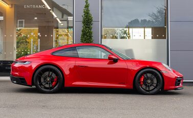 Porsche 911 Carrera 4 GTS (992) 3