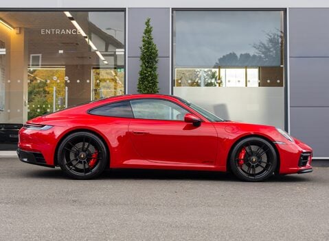 Porsche 911 Carrera 4 GTS (992) 3