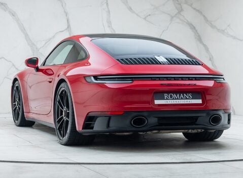Porsche 911 Carrera 4 GTS (992) 10