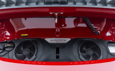 Porsche 911 Carrera 4 GTS (992) 37