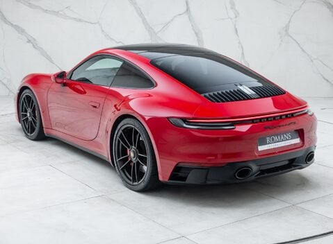 Porsche 911 Carrera 4 GTS (992) 12