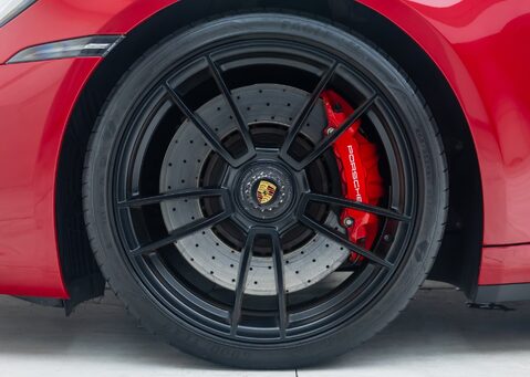 Porsche 911 Carrera 4 GTS (992) 