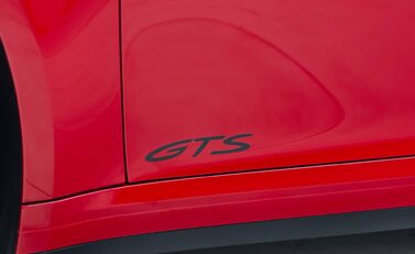 Porsche 911 Carrera 4 GTS (992) 33