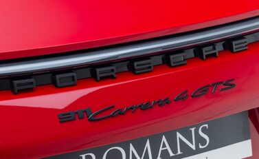 Porsche 911 Carrera 4 GTS (992) 34