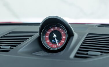 Porsche 911 Carrera 4 GTS (992) 21