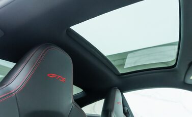 Porsche 911 Carrera 4 GTS (992) 16