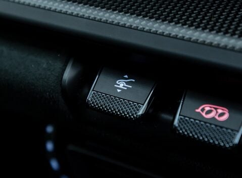 Porsche 911 Carrera 4 GTS (992) 23