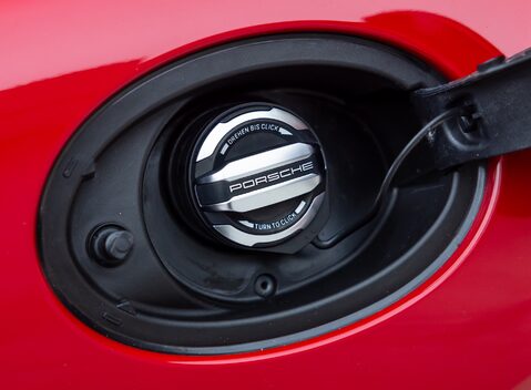 Porsche 911 Carrera 4 GTS (992) 32