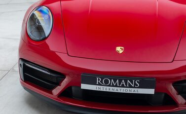 Porsche 911 Carrera 4 GTS (992) 30