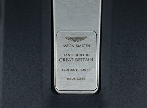 Aston Martin DBX 707 42