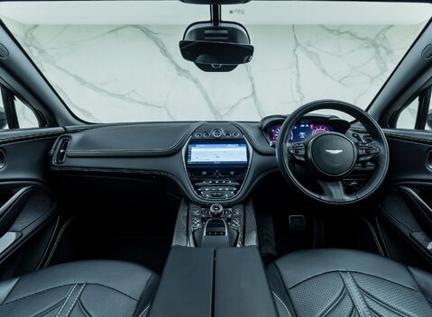 Aston Martin DBX 707 15