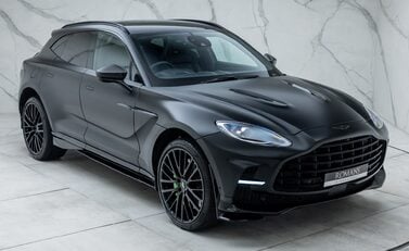 Aston Martin DBX 707 6