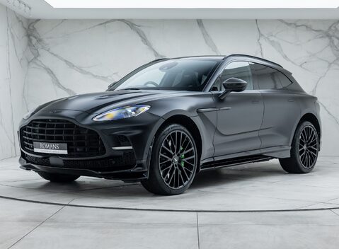 Aston Martin DBX 707 1