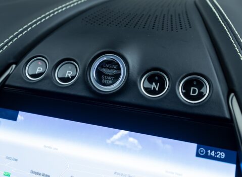 Aston Martin DBX 707 23