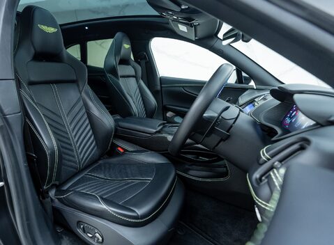 Aston Martin DBX 707 12